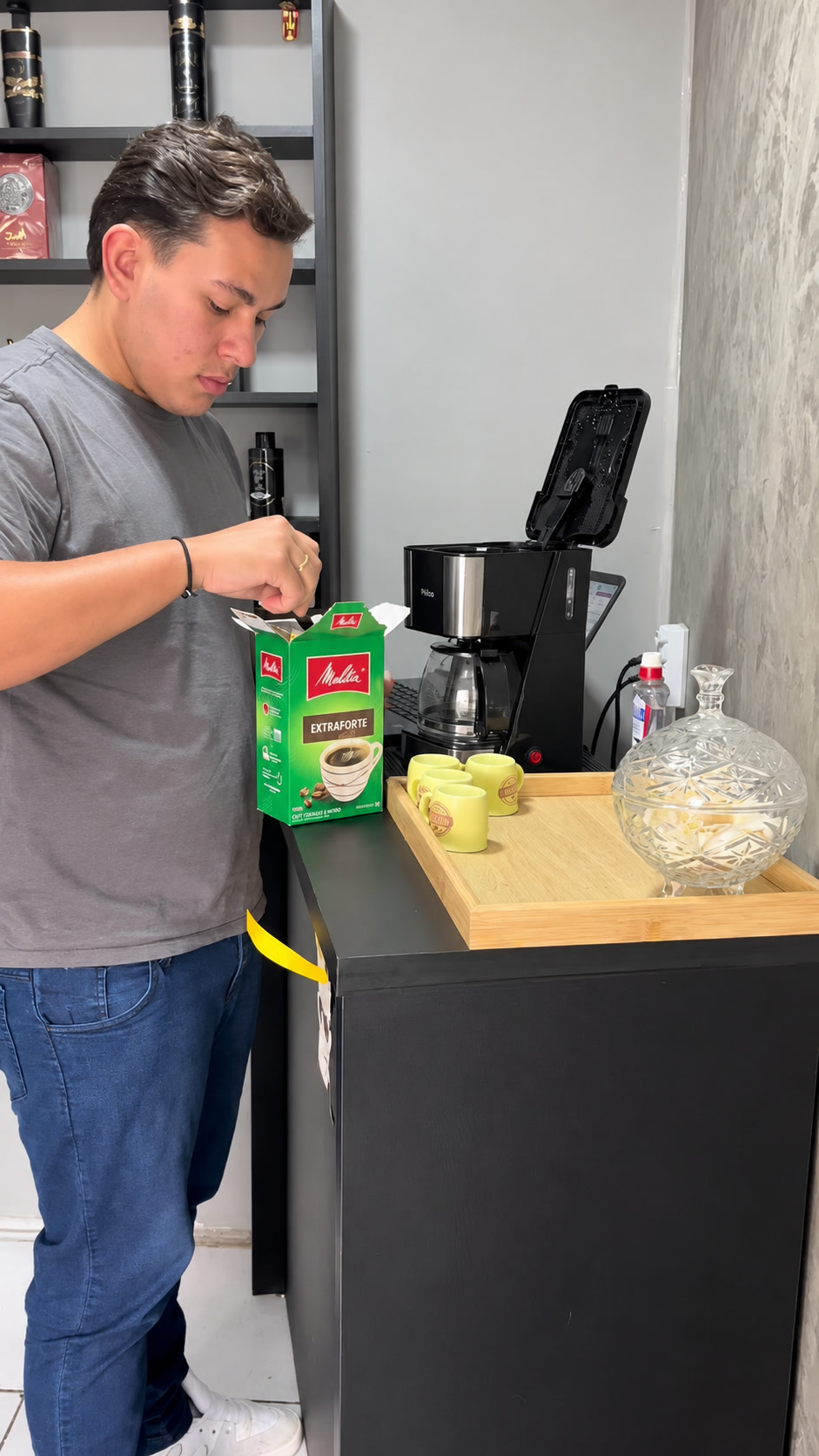 Preparação do café no espaço da Dom Navalhas